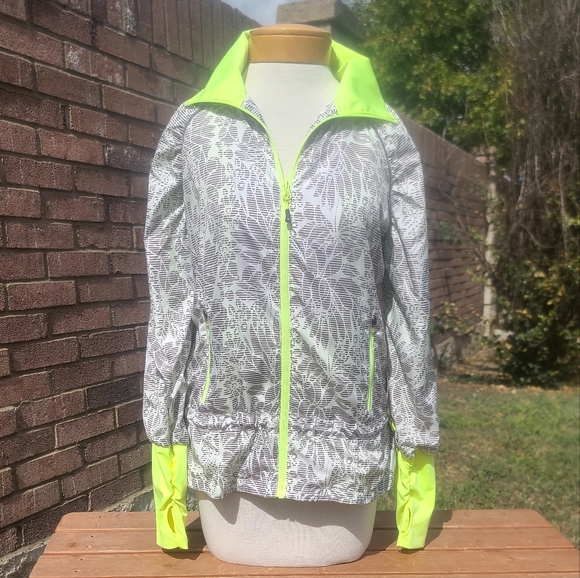 Mondetta Jackets & Blazers - Mondetta performance gear jacket